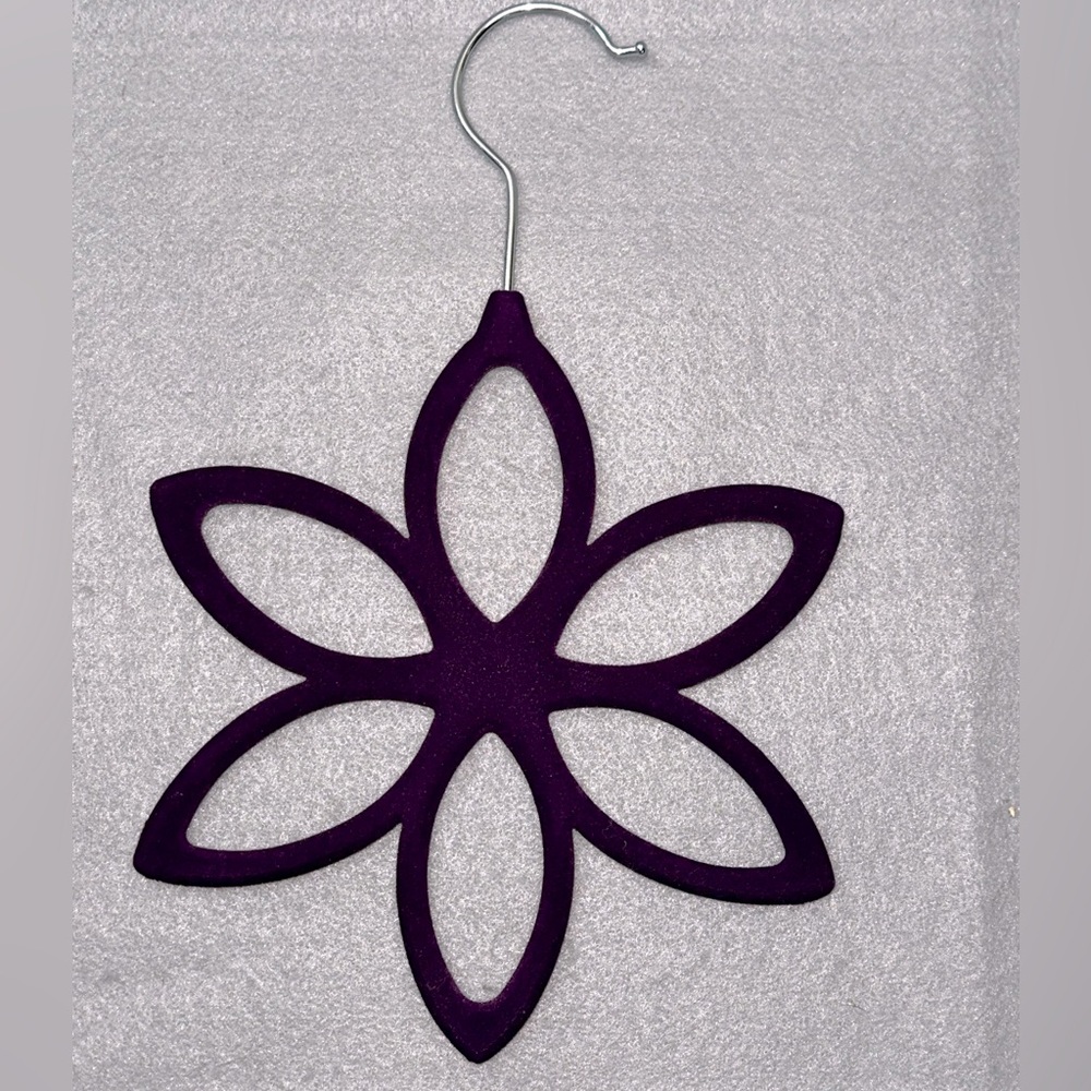 Purple velvet Flower-Shaped scarf Hanger